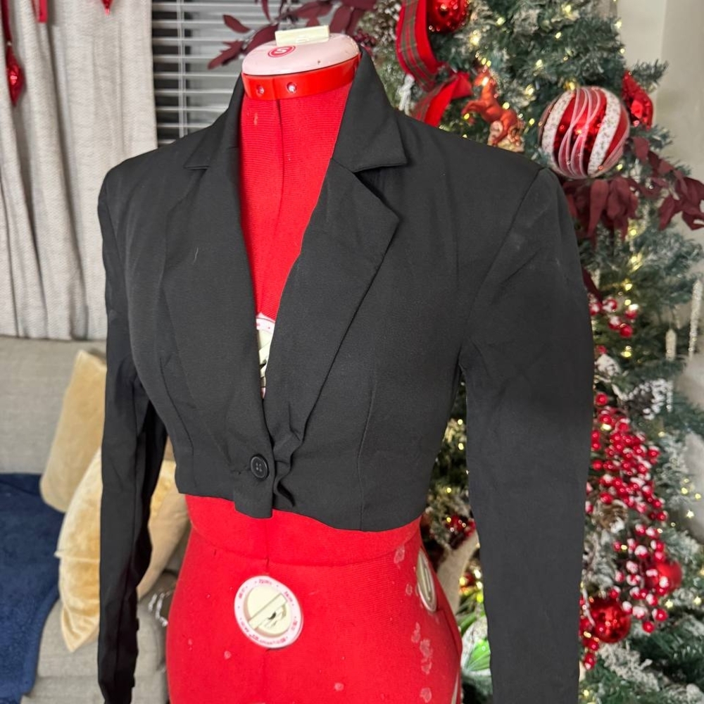 SHEIN Black Cropped Blazer Jacket